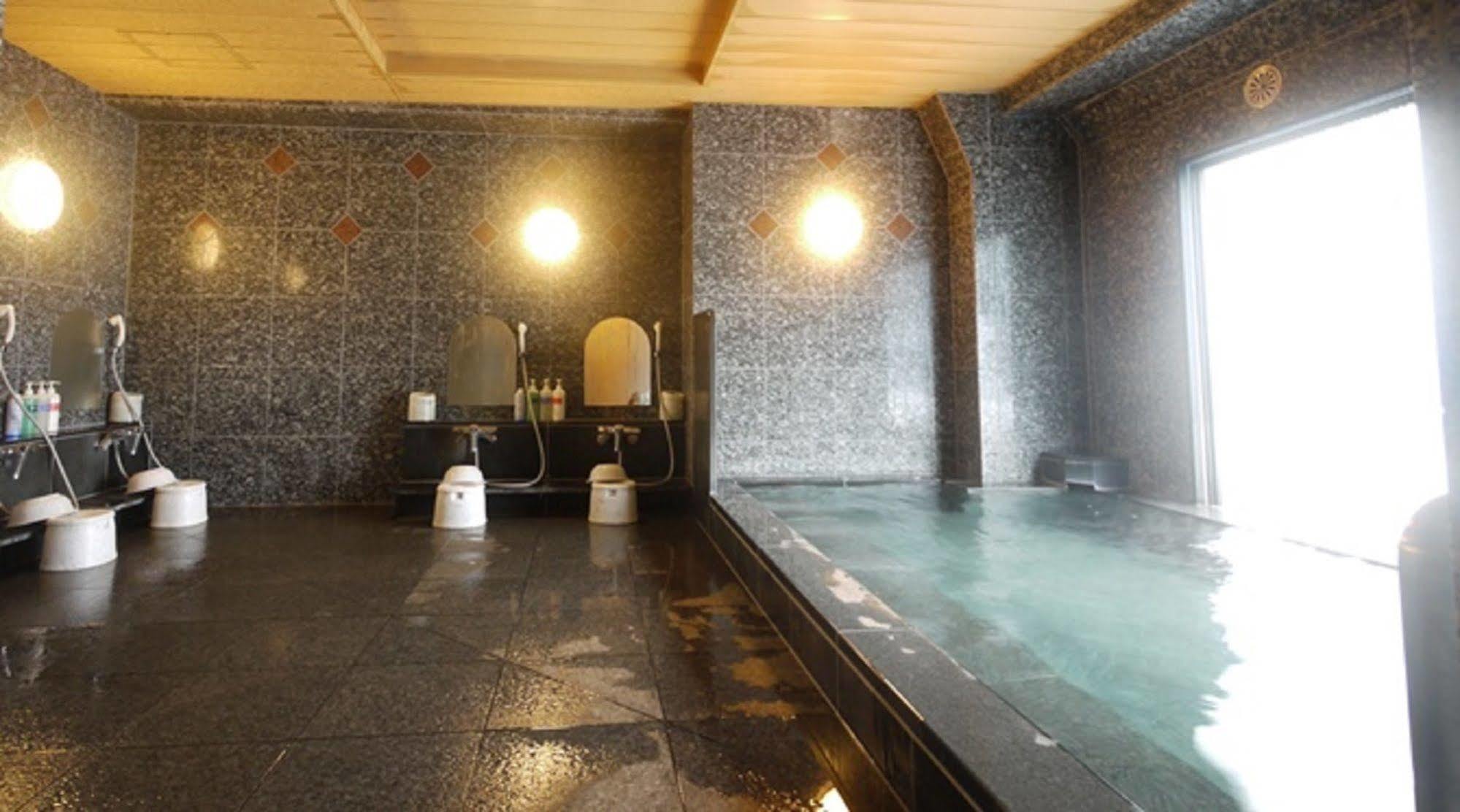 Hotel Route-Inn Yokohama Bashamichi Exterior photo